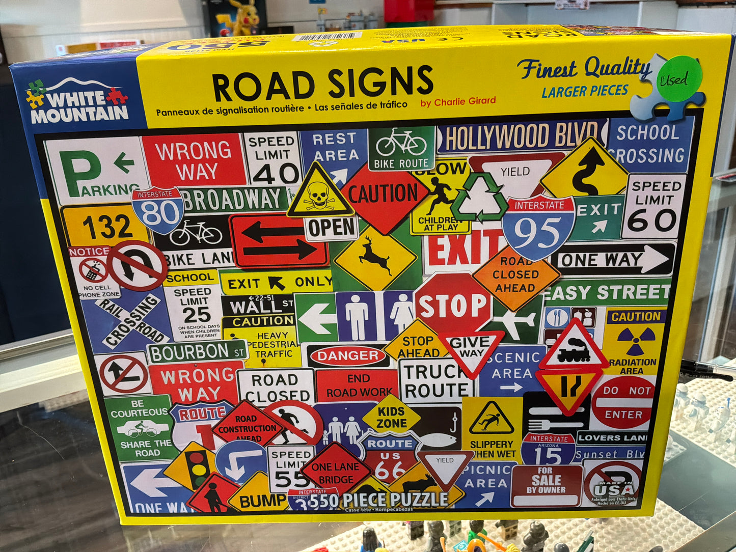 Road signs 550 pieces Verified