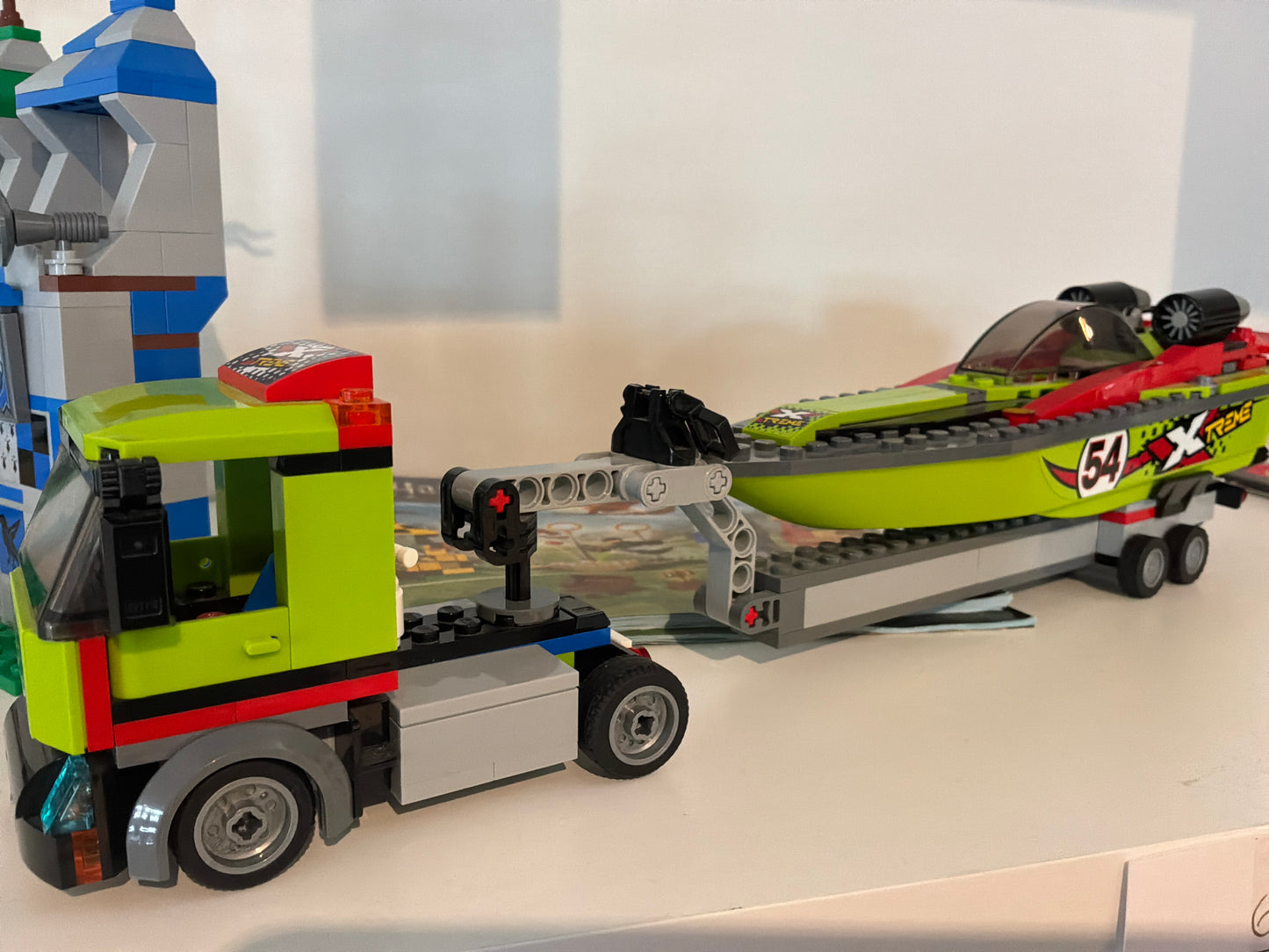 60254 Semi and Boat