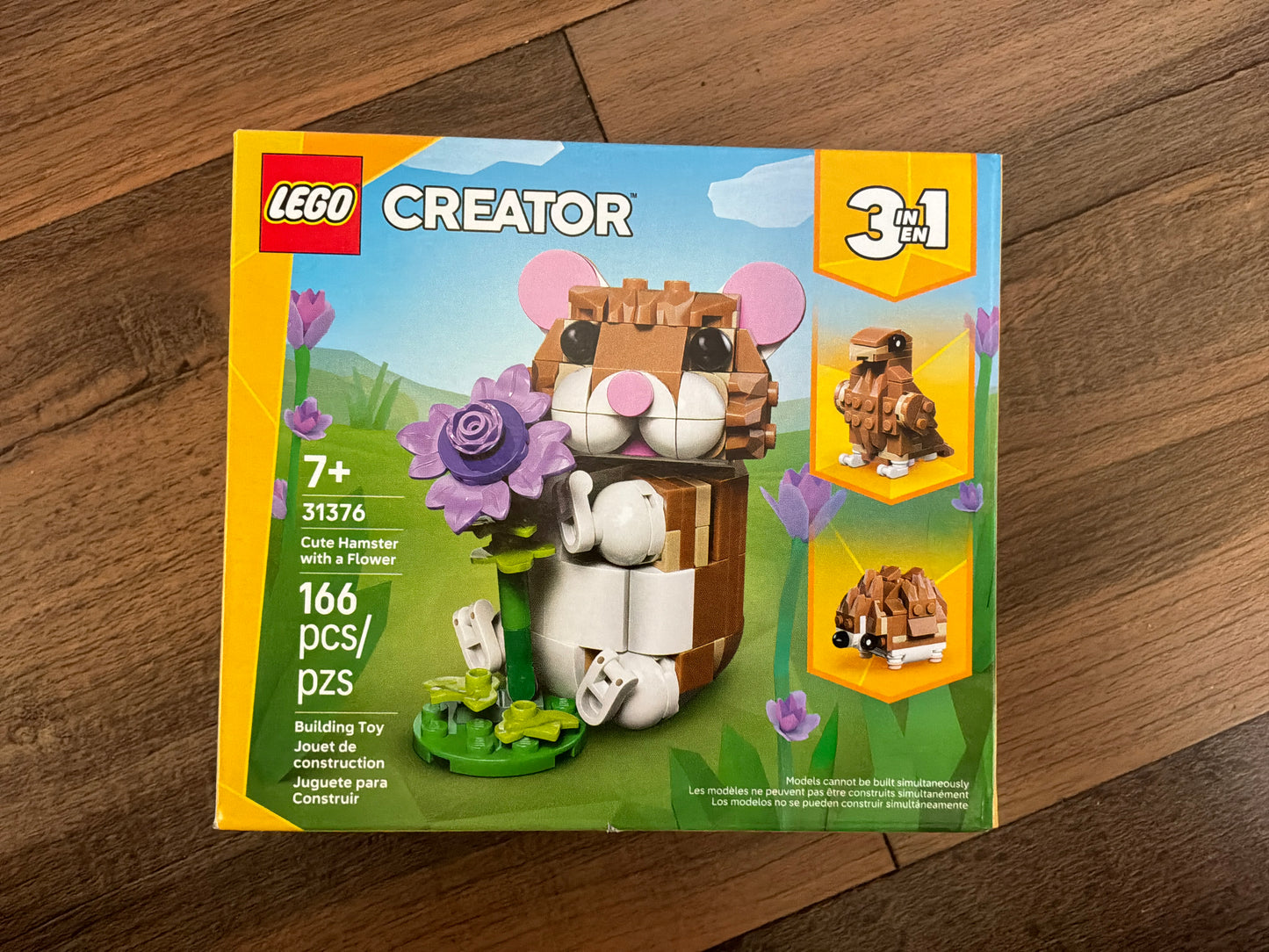 Creator - hamster with flower (31376)