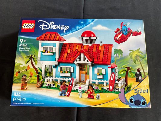 ￼￼43268 | Disney | Lilo and Stitch Beach House | NEW