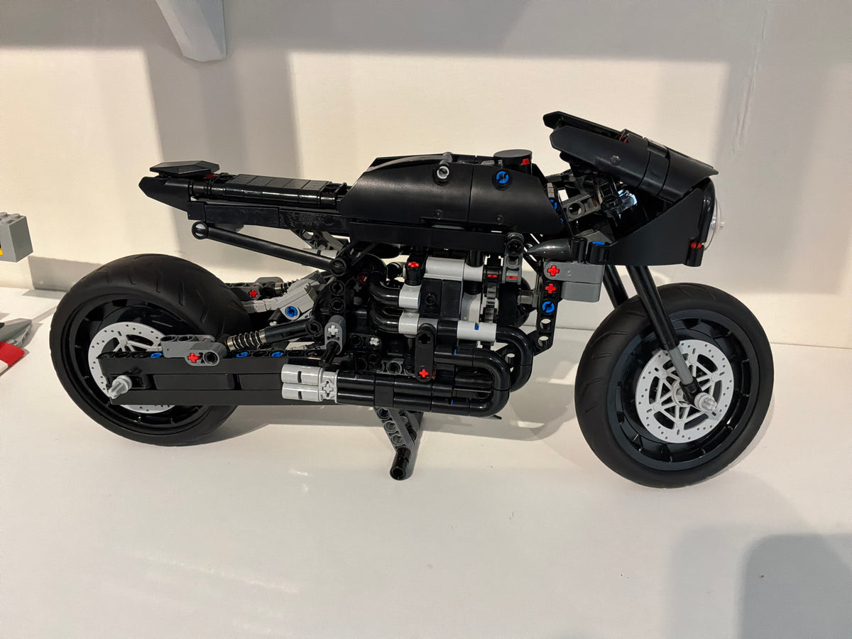 42155 | Technic | The Batman - Batcycle | As Is
