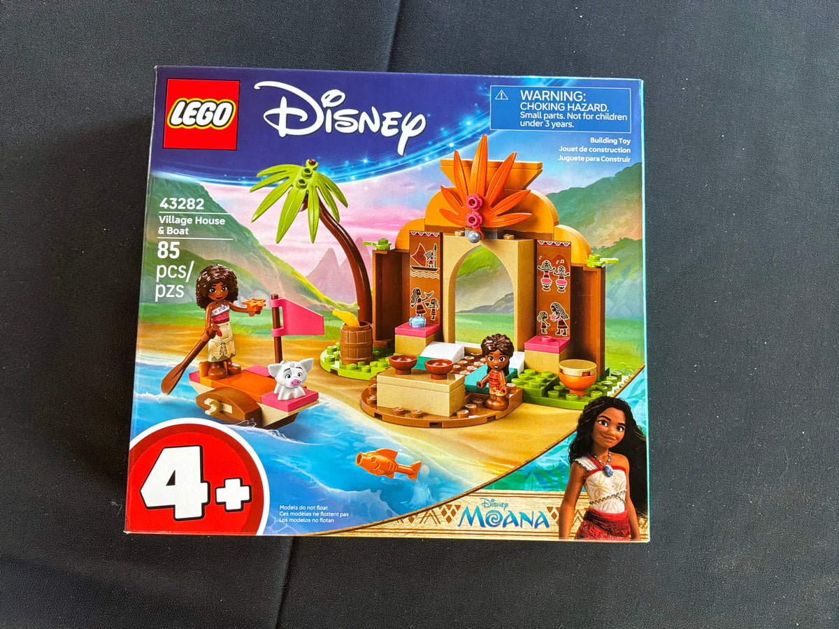 43282 | Disney | Village House & Boat | NEW
