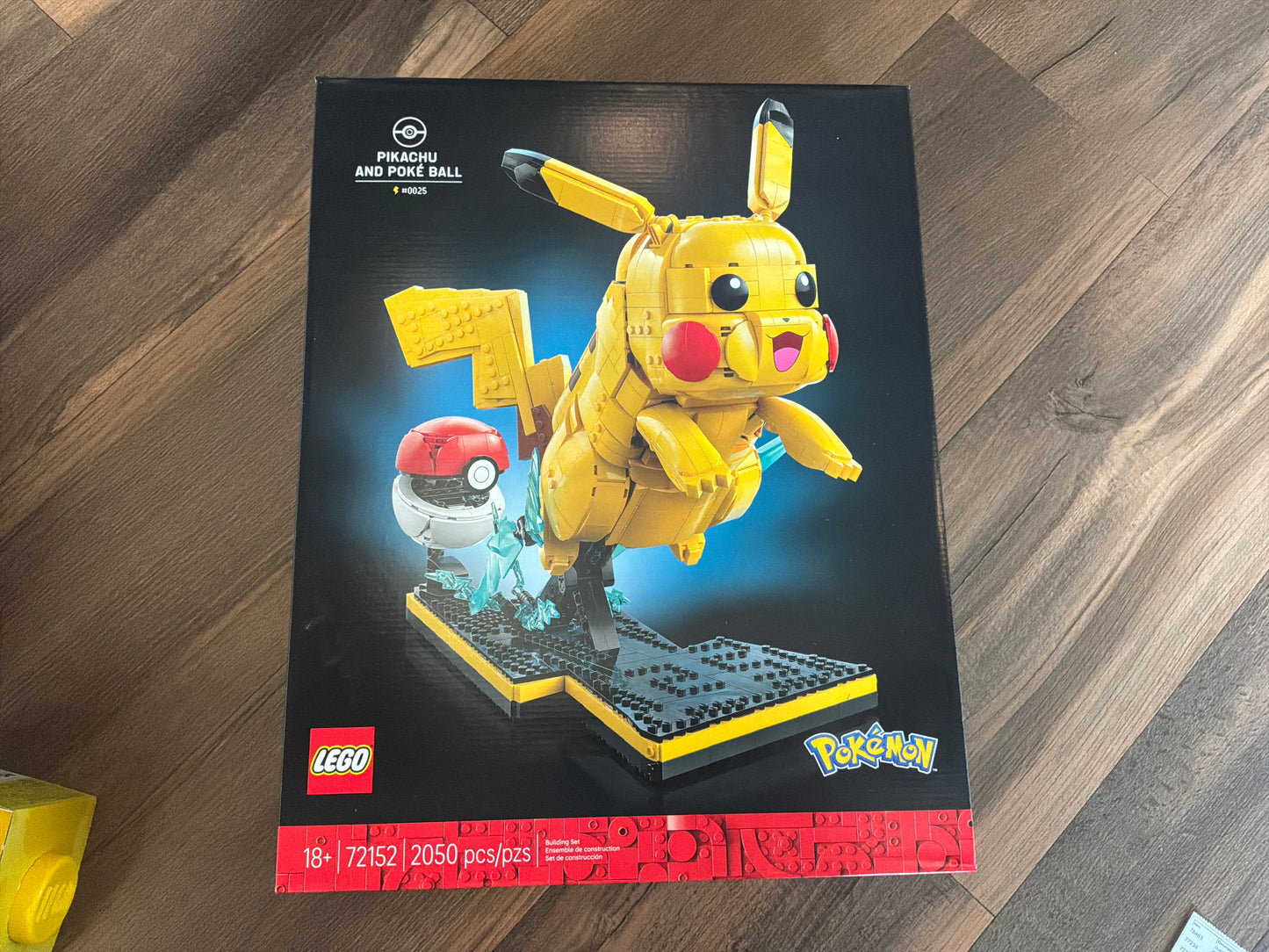 Pokémon - pikachu & poke ball ( 72152)